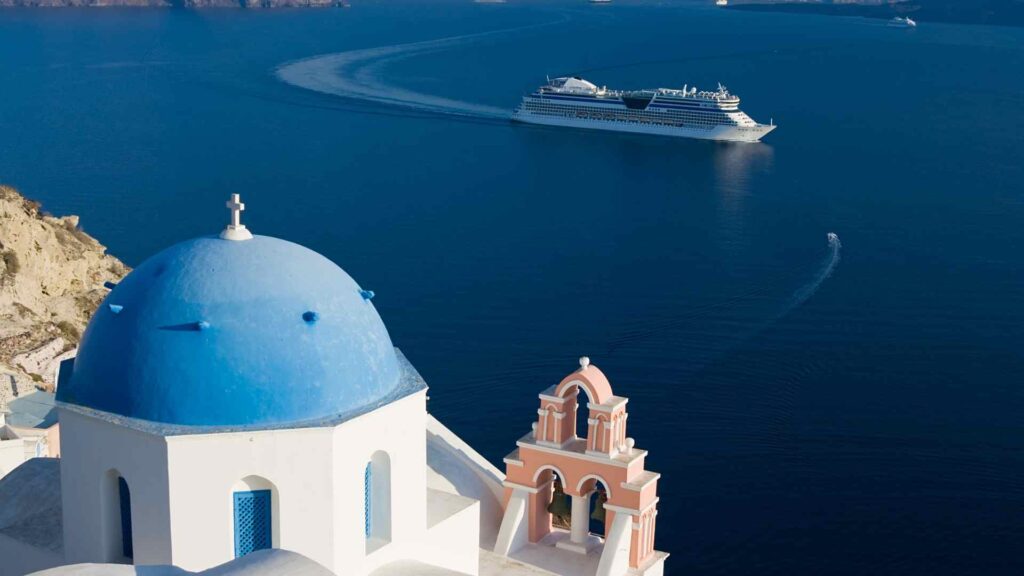 Santorini cruise port