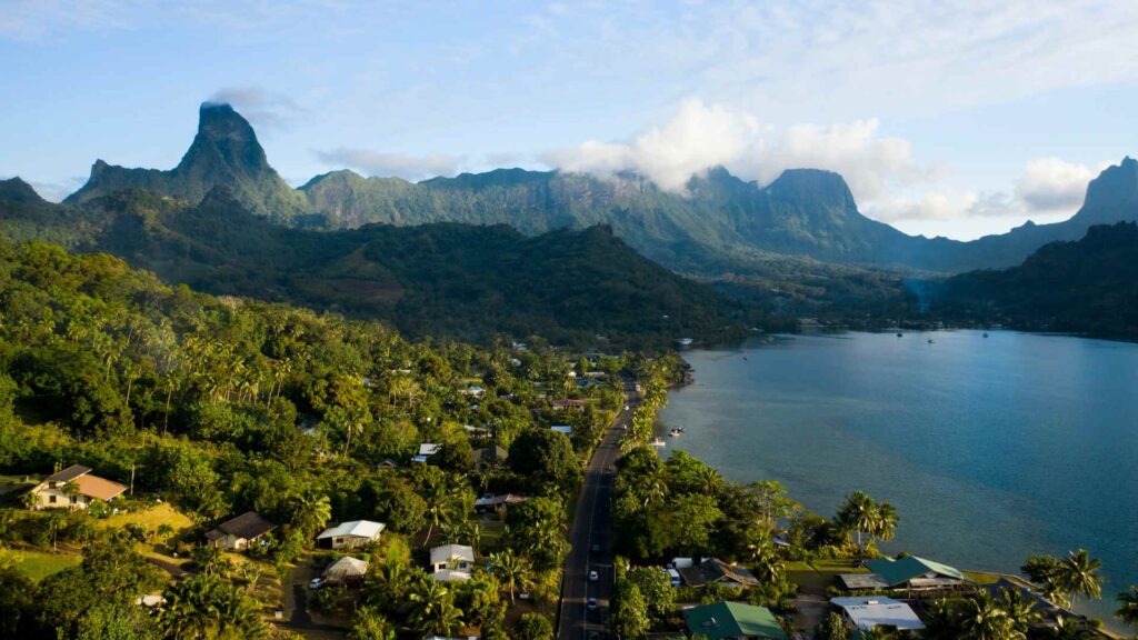 Huahine cruise port