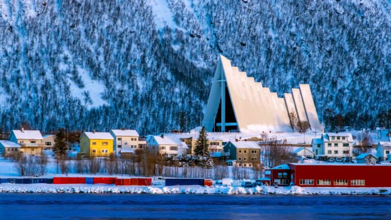 Tromsø Cruise Port Guide: Midnight Sun to Northern Lights