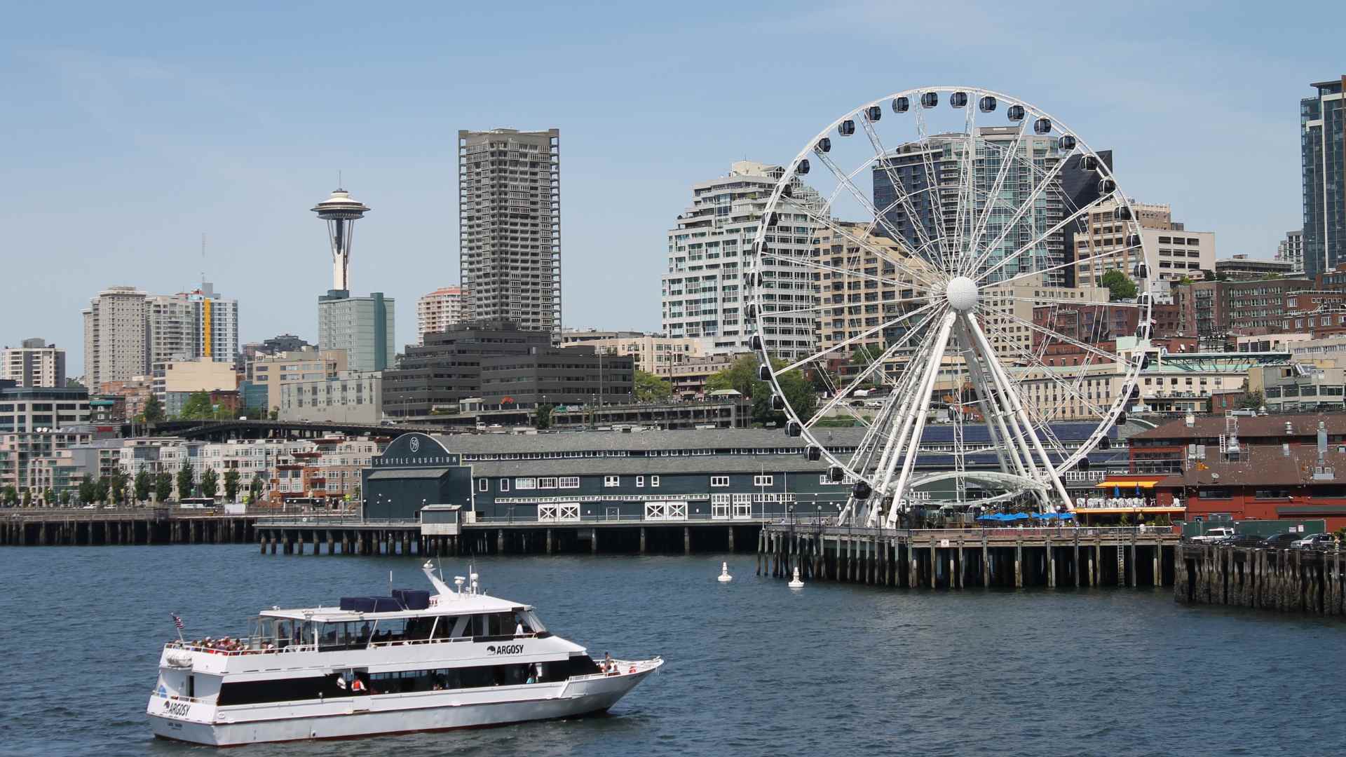 A Washington State Ferry crossing Puget Sound near Seattle, part of the same ferry system that connects Anacortes to the San Juan Islands