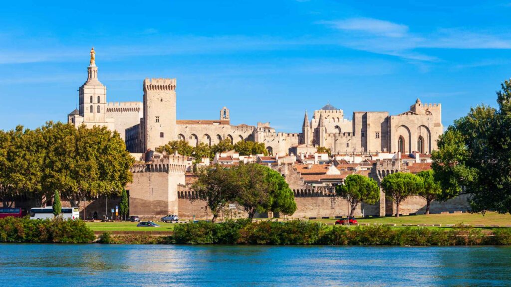 Avignon cruise port