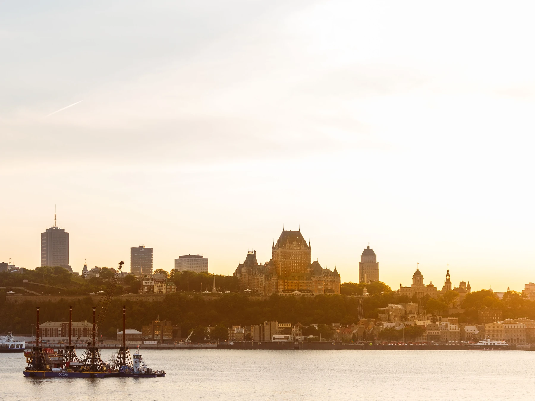 Québec City skyline and Château Frontenac at golden hour