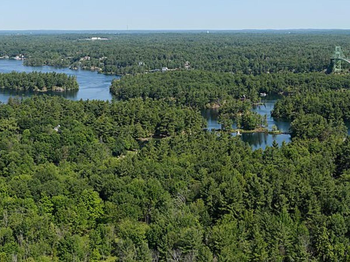 Islands scattered across the Saint Lawrence River