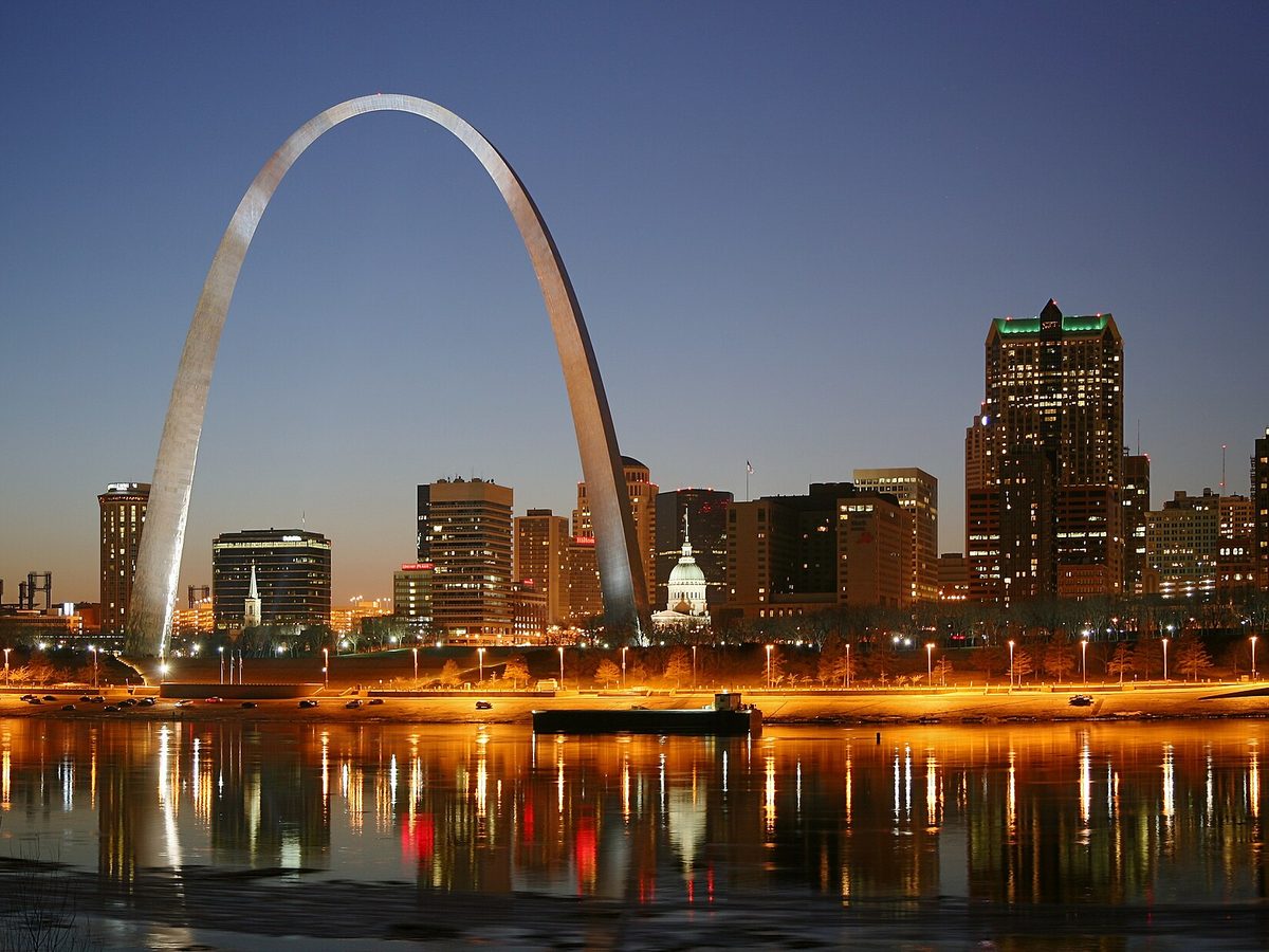 Gateway Arch above the Mississippi River in St. Louis