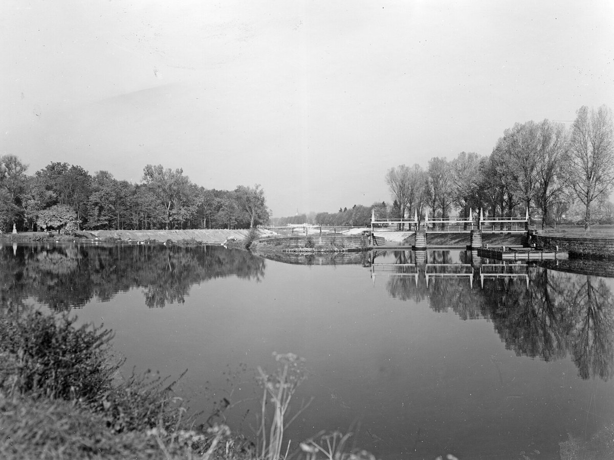 Die Regnitz bei Bamberg vor Ausbau des Main-Donau-Kanals 1963-11-05 HB25352, Bamberg