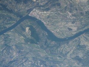Featured image for Pinhão River Cruise Port: The Station Is Close, the Vineyards Climb