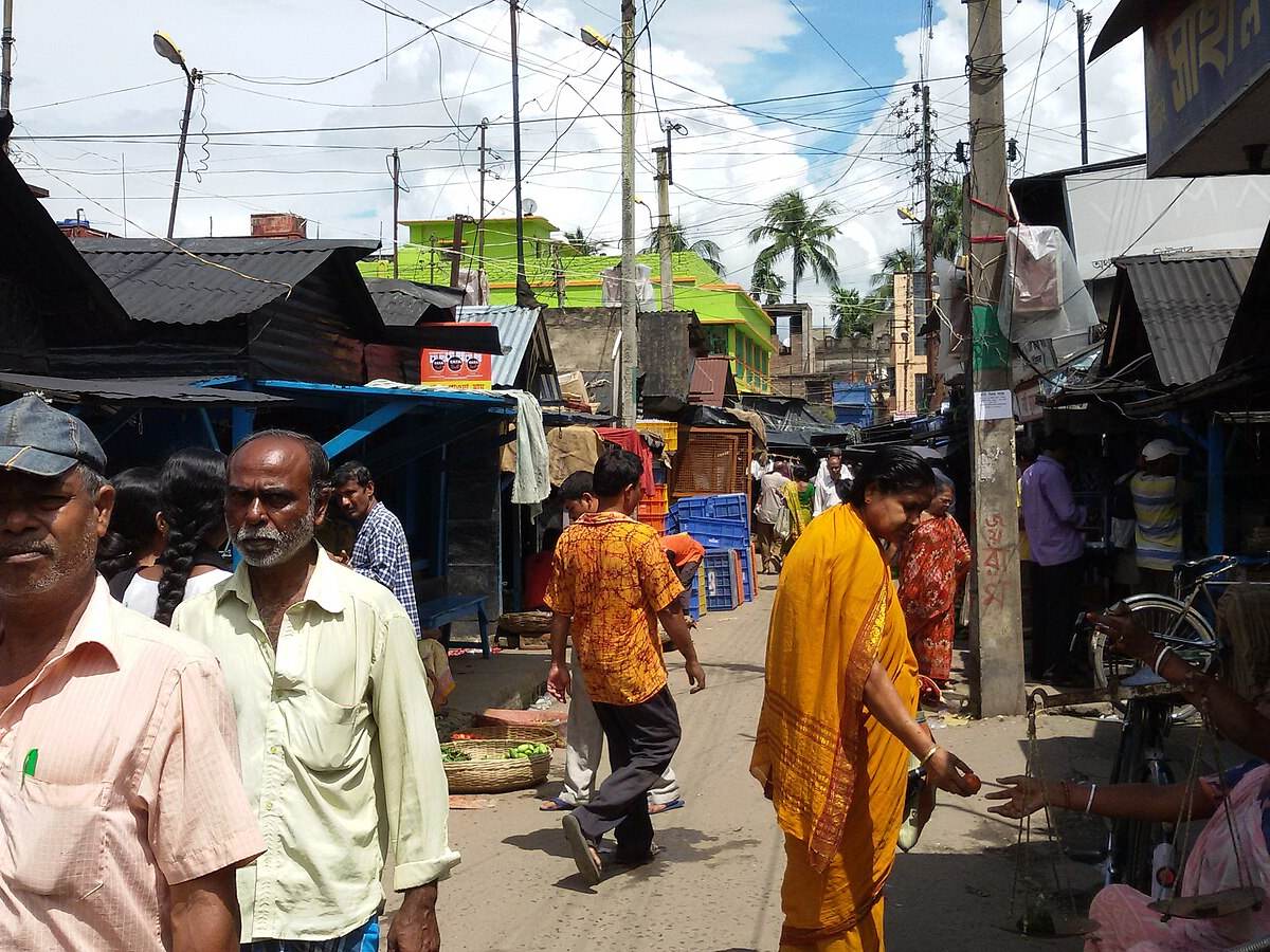 Ambika Kalna Chowk Bazaar in Kalna