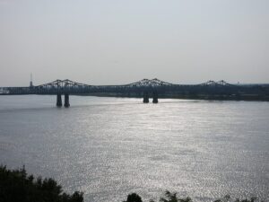 Featured image for Natchez River Cruise Port: Silver Street, Bluff Access and Honest History