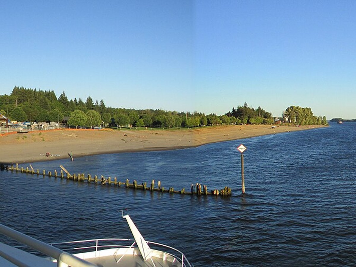 Louis Rasmussen Beach Pk panorama, Kalama