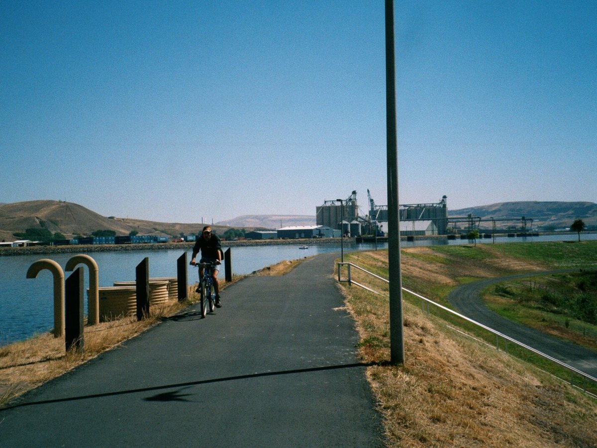 Bike paths along river dikes, Lewiston, ID. (10775852265), Lewiston Clarkston