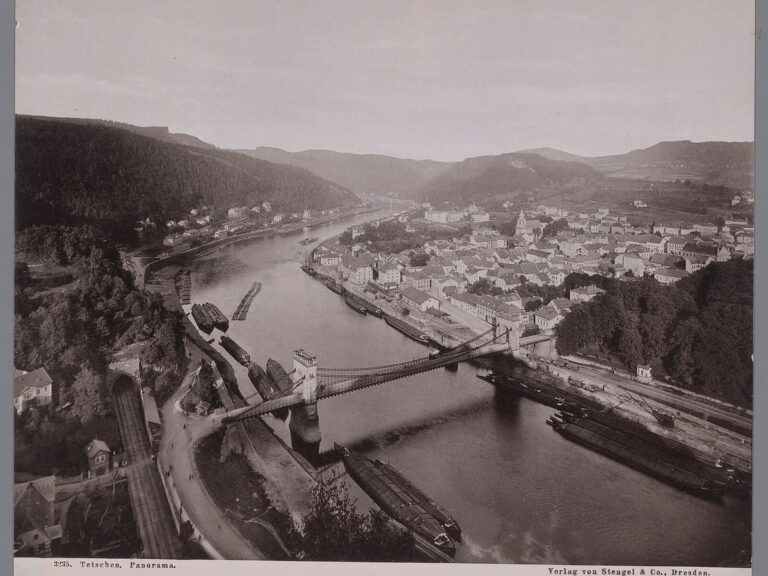 Děčín River Cruise Port: Smetana Embankment, Castle and Czech Switzerland