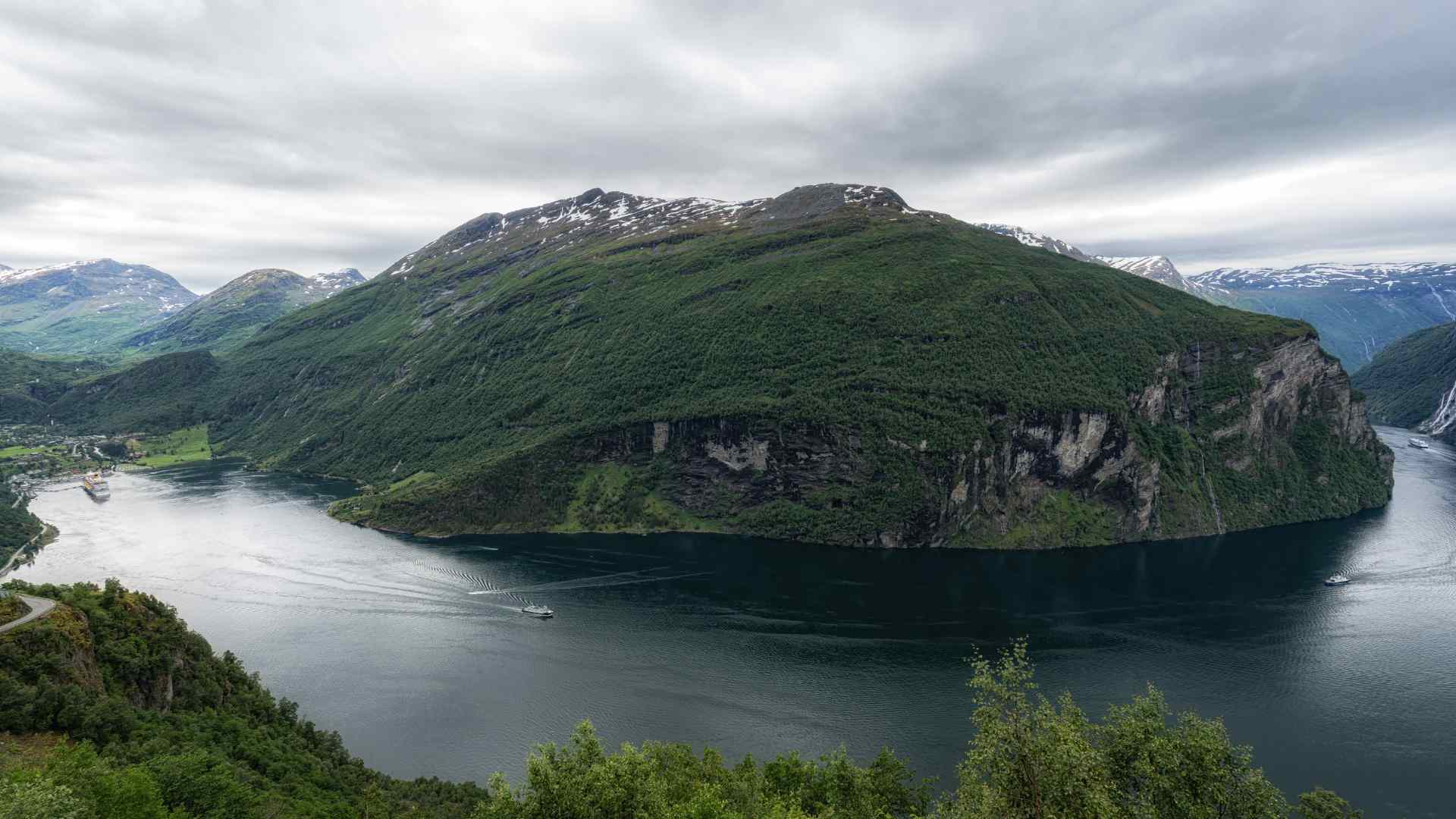 Panoramic view across Akrafjorden and surrounding green peaks