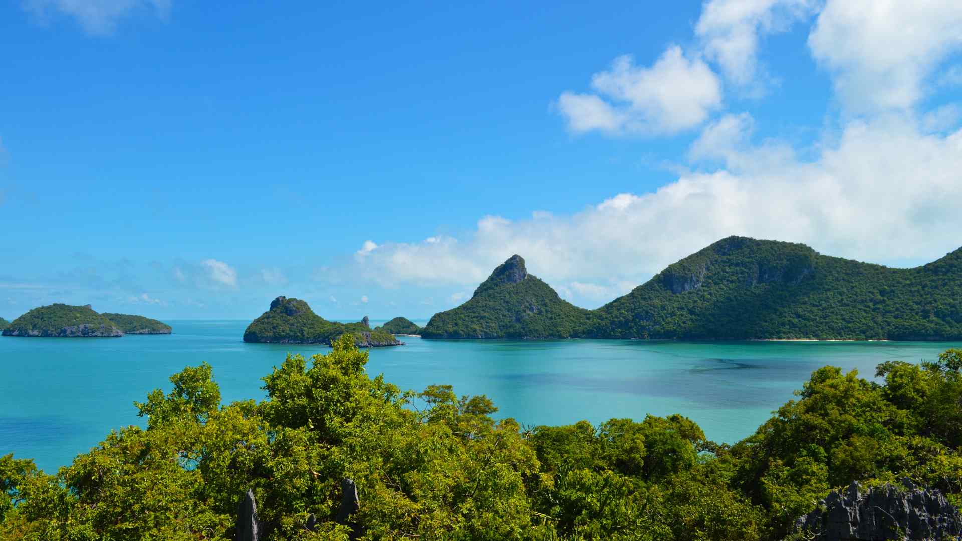 Lush limestone islands and turquoise water near Ko Samui