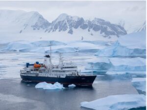 Featured image for Drake Passage Cruise Guide: Sailing Two Days of Open Ocean to Antarctica