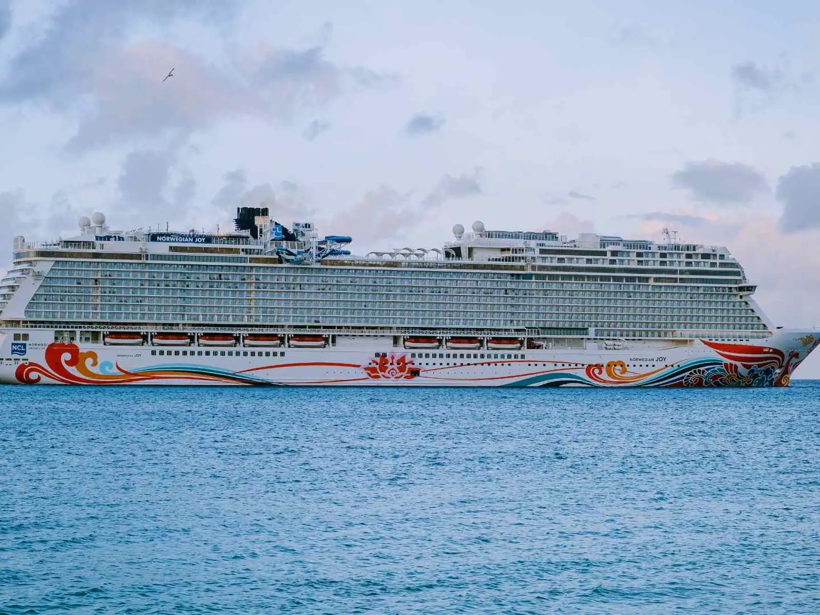 Cruise ship sailing offshore from Aruba