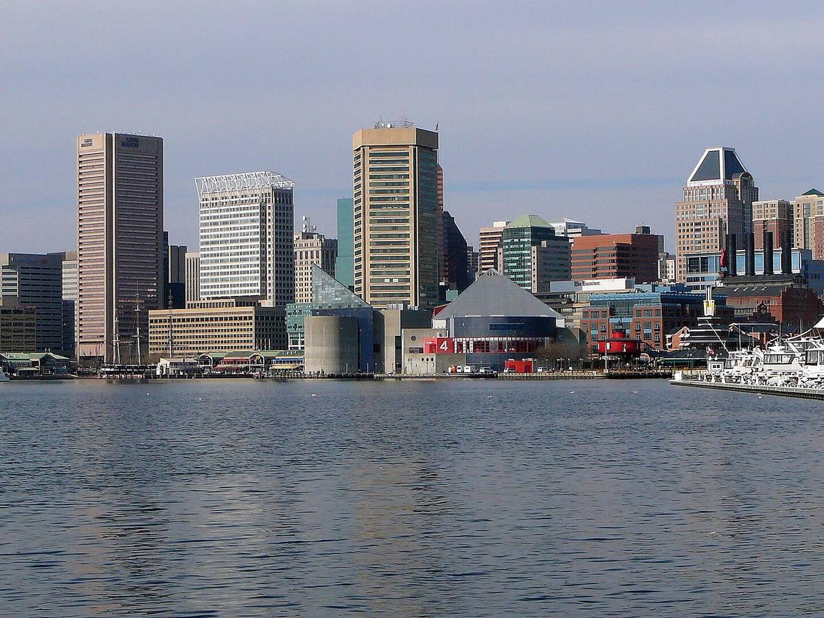 Baltimore: Bmore skyline inner harbor
