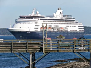 Featured image for Bar Harbor Cruise Port: 2026 Tenders, Limits & Acadia