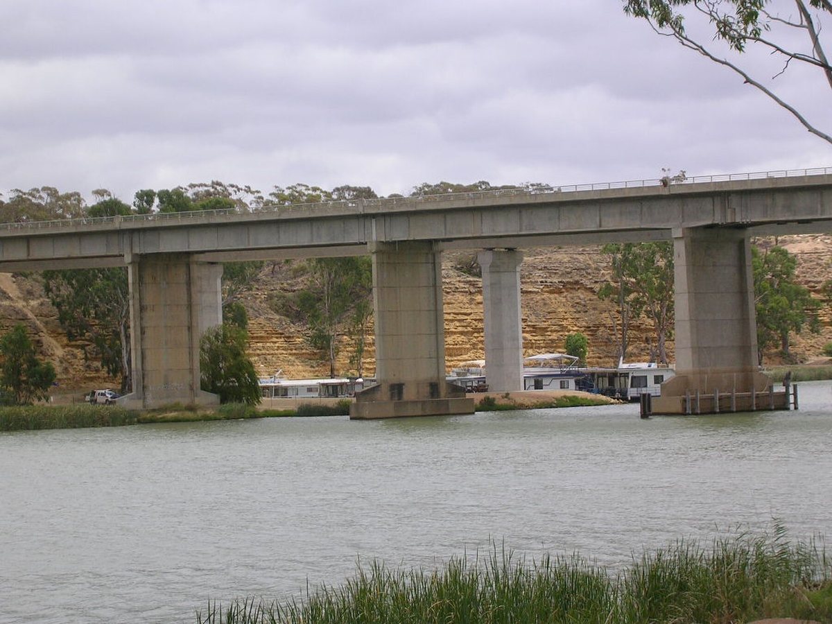 Blanchetown Bridge spanning the Murray River in South Australia
