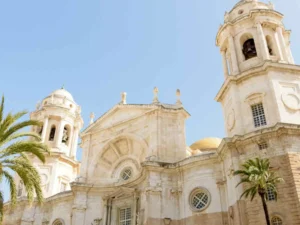 Featured image for 18 Best Hotels Near Cádiz Cruise Port (2026)