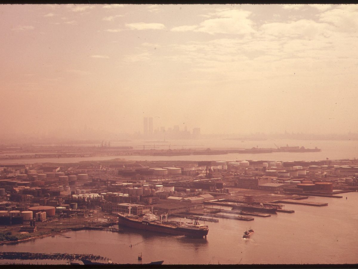 Cape Liberty, Bayonne: BAYONNE, NEW JERSEY AND NEW YORK HARBOR. THE RIVERS WHICH FLOW THROUGH THE NEW YORK METROPOLITAN REGION CARRY RAW AND... - NARA - 555773