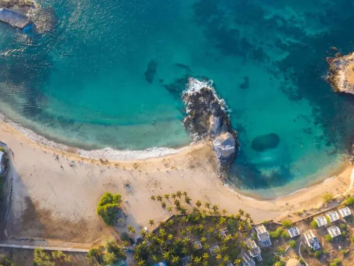 Turquoise Atlantic water and sandy coastline on São Vicente, Cape Verde