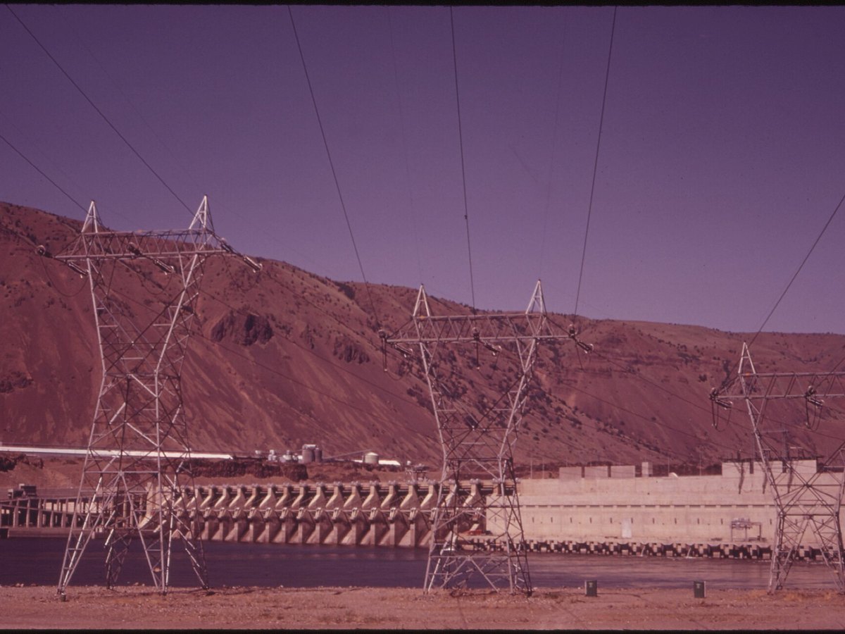 The Dalles Dam spanning the Columbia River