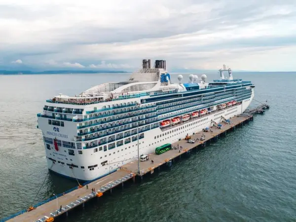 Cruise ship alongside the Puntarenas pier