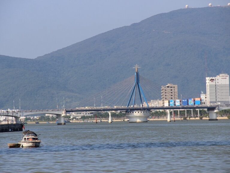 Han River and bridge in Da Nang, a common transfer point for Hoi An cruise extensions