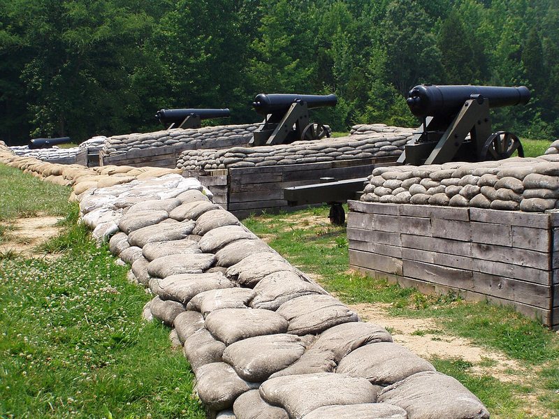 Reconstructed cannons at the lower river battery of Fort Donelson