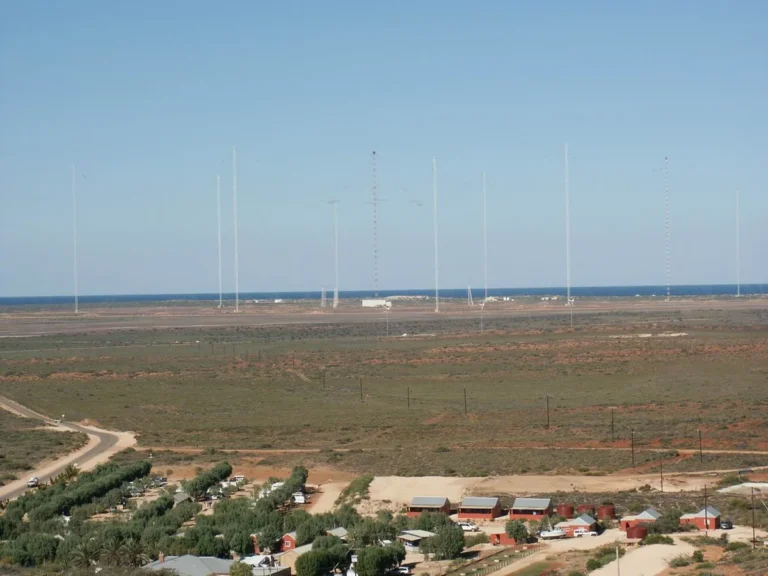 Exmouth Cruise Port: Ningaloo Tenders, Reef and Range
