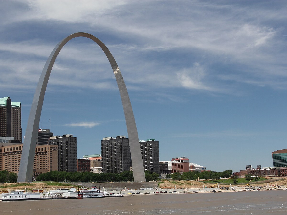 Gateway Arch and St. Louis riverfront viewed from the Mississippi River