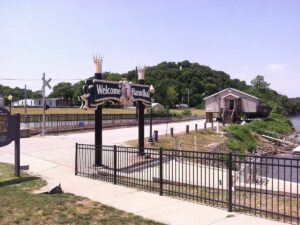 Featured image for Hannibal River Cruise Port: Dock, Twain Sites and Cave Guide
