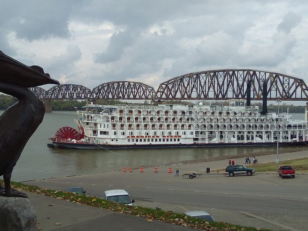 Riverfront and cruise port area at Henderson, Kentucky and Evansville, Indiana, United States