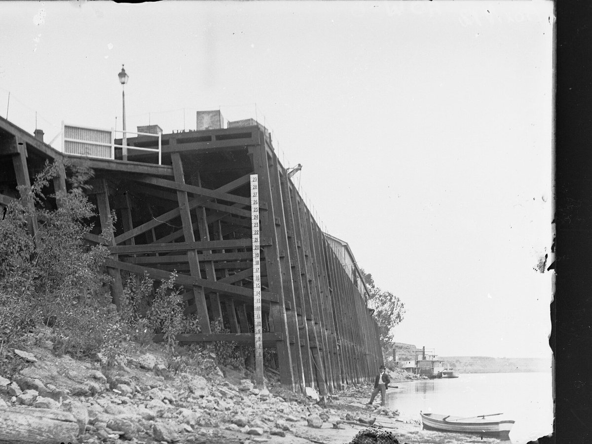 Historic Morgan wharf on the Murray River during the 1914–1915 drought