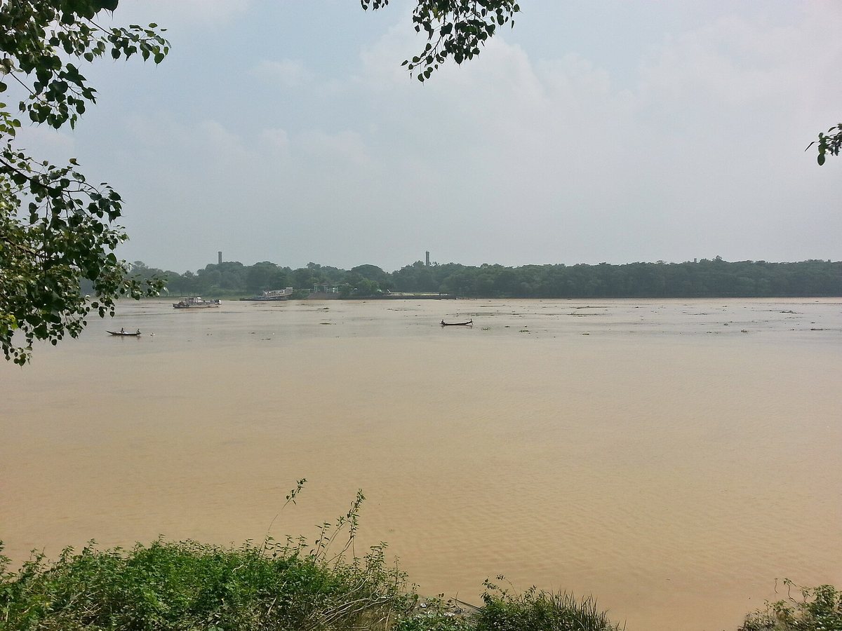Boats on the Hooghly River viewed from Chandannagar