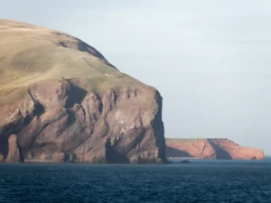 Featured image for Îles-de-la-Madeleine Cruise Port Guide: Cap-aux-Meules & Cliffs