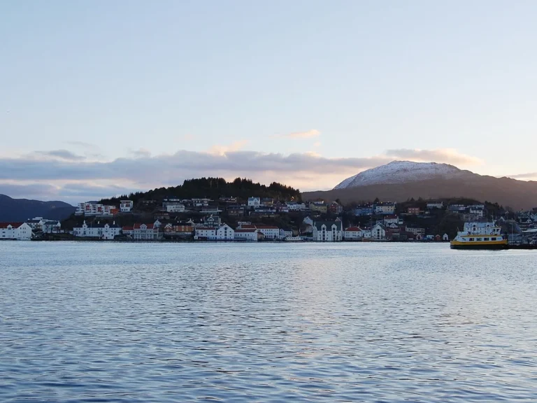 Kristiansund Cruise Port: Quays, Harbor Ferry & Atlantic Road