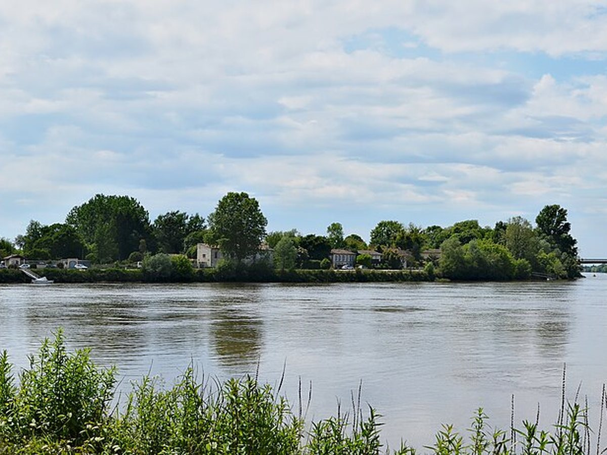 Riverfront and cruise port area at Libourne, France