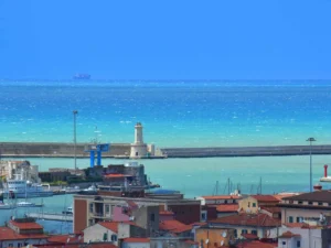 Featured image for Livorno or La Spezia: Which Port Is Better for Florence and Tuscany?