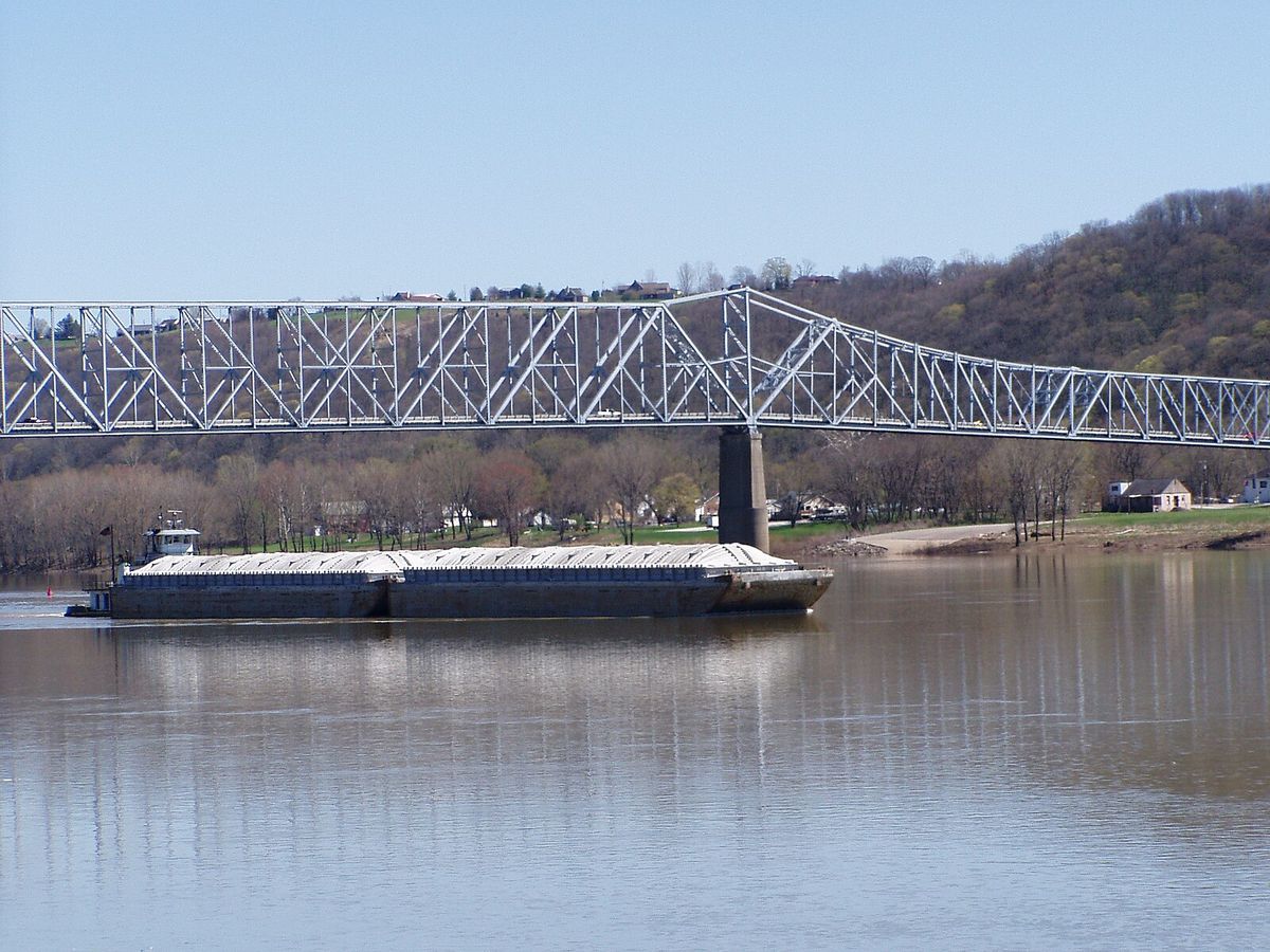 Tow under Milton-Madison Bridge P4100020 in Madison, Indiana, United States