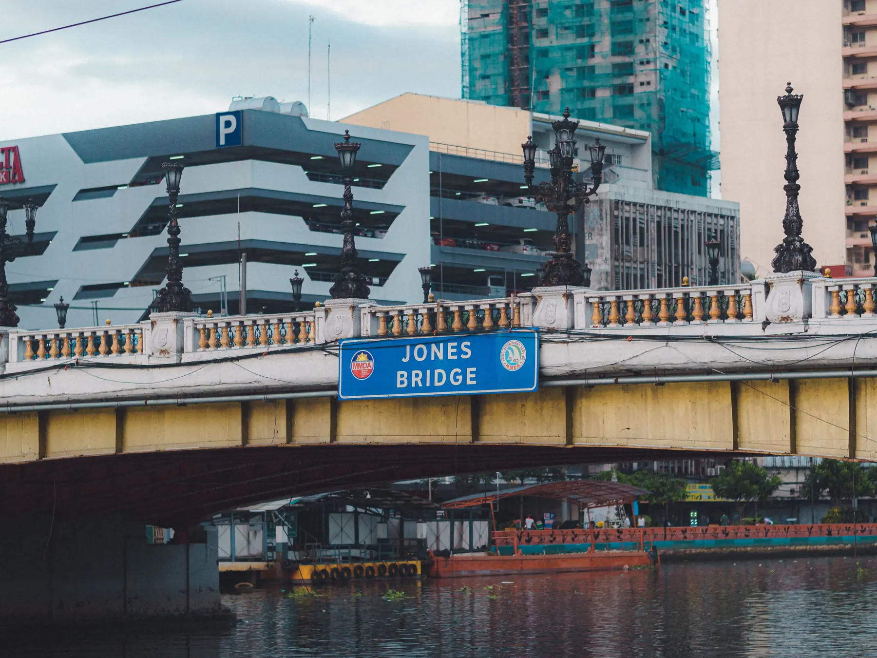 Historic Jones Bridge crossing the Pasig River in Manila