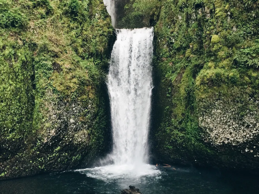 Multnomah Falls cascading through the Columbia River Gorge