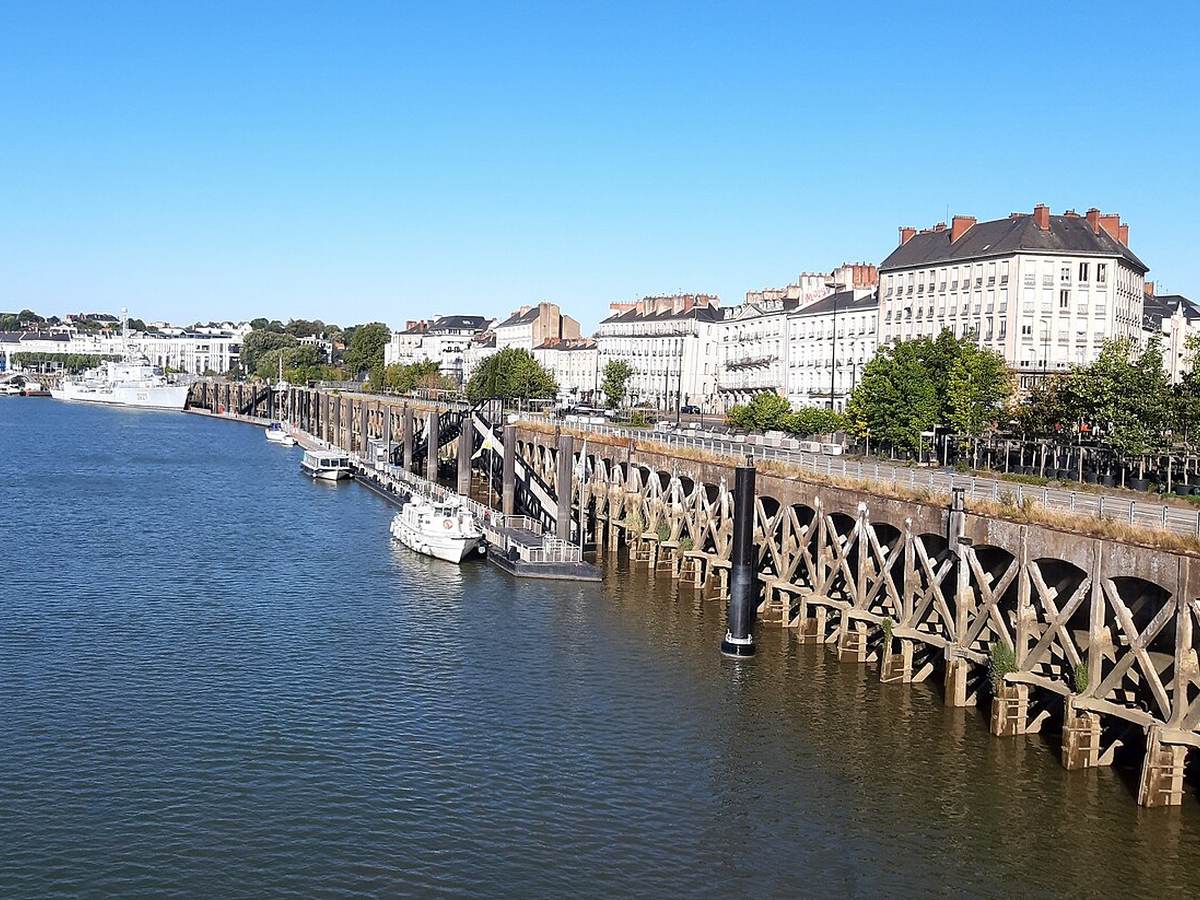 Boats moored along Quai de la Fosse in the Port of Nantes