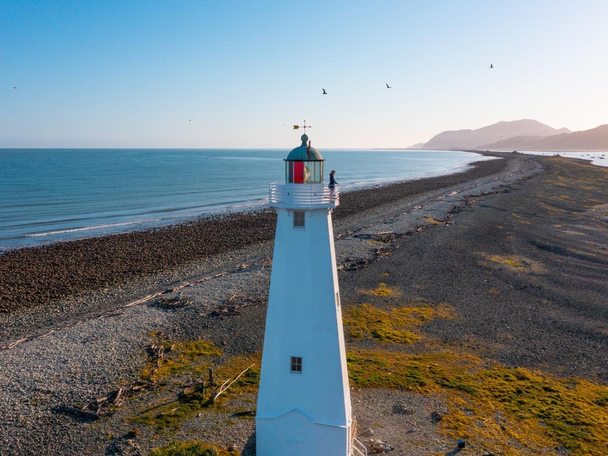 Boulder Bank Lighthouse guarding the entrance to Nelson Harbour