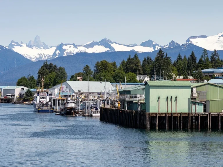 Petersburg Alaska Cruise Port: Small Ships, Fishing Town and LeConte