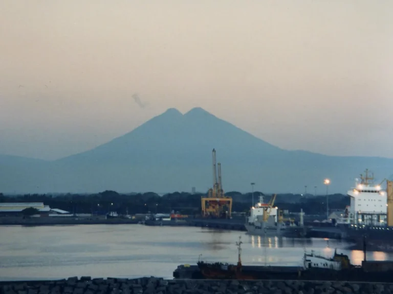 Puerto Quetzal Cruise Port: Shuttles, Antigua and Volcanoes