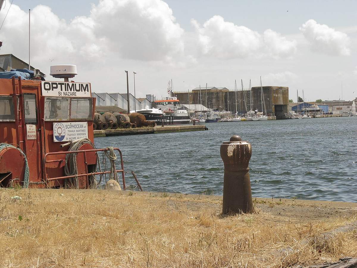 Saint-Nazaire dock with boats and the Espadon submarine base