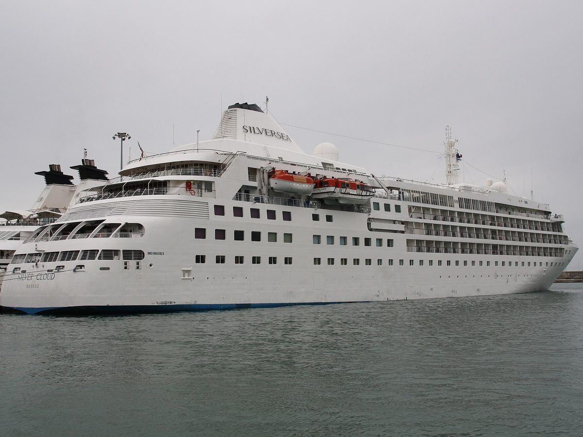 Trieste: Silversea Silver Cloud 01