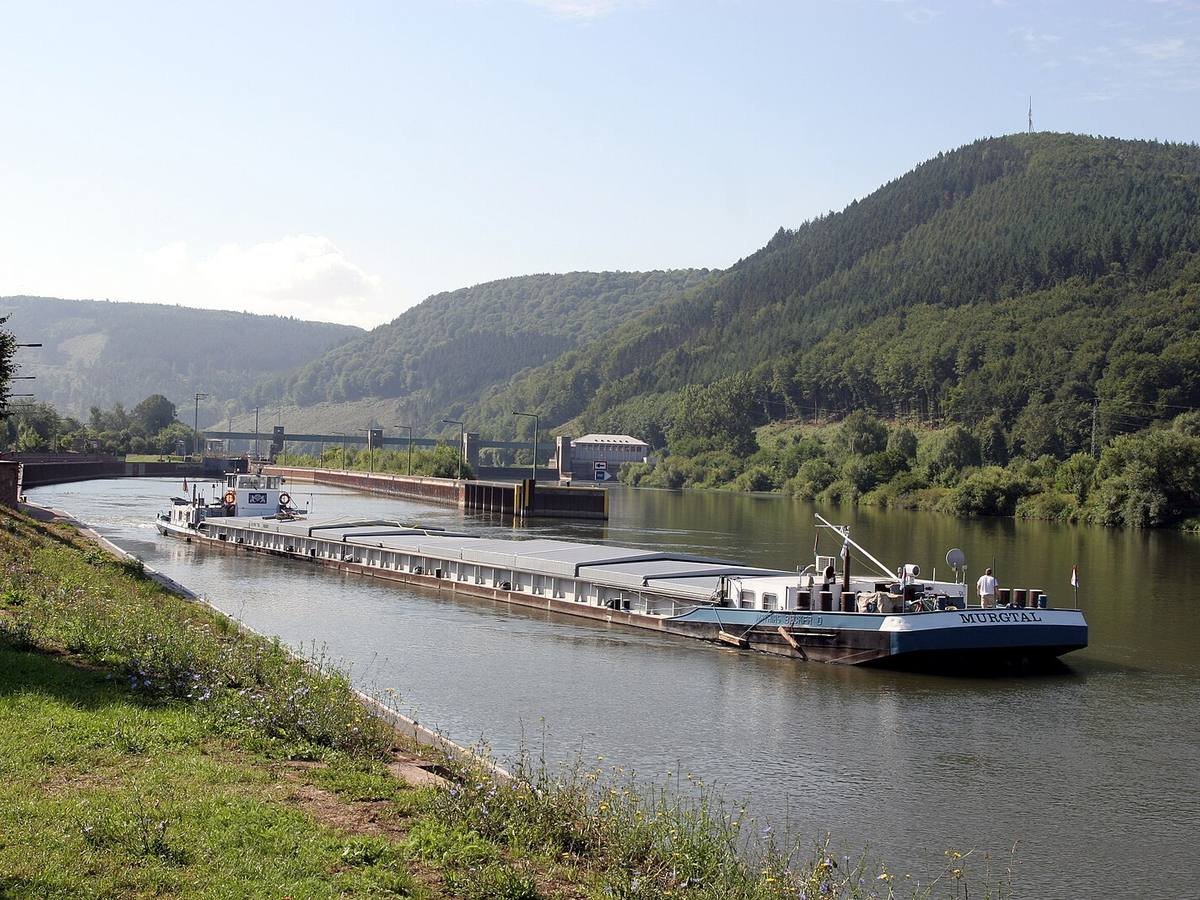 Schleuse Faulbach 01, links Faulbach (Bayern) und rechts Wertheim-Mondfeld (Baden-Württemberg) in Wertheim, Germany