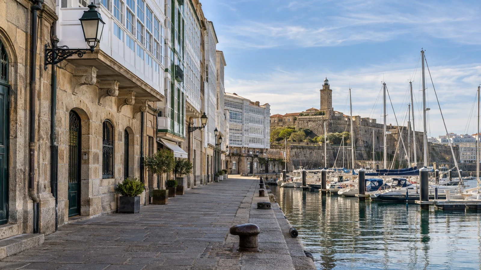 Walkable city center near A Coruña cruise pier